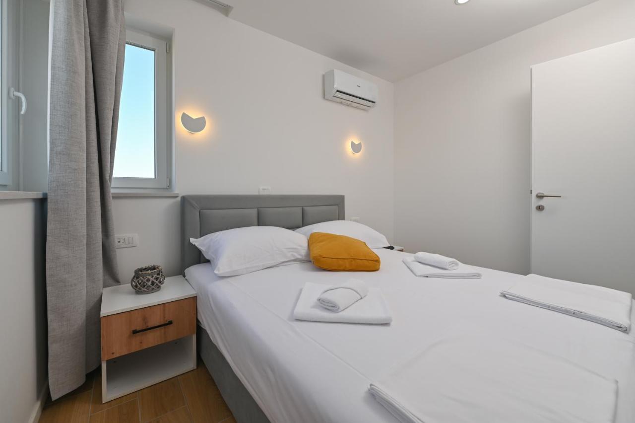 Pansion Comfort Lepar Novalja Extérieur photo