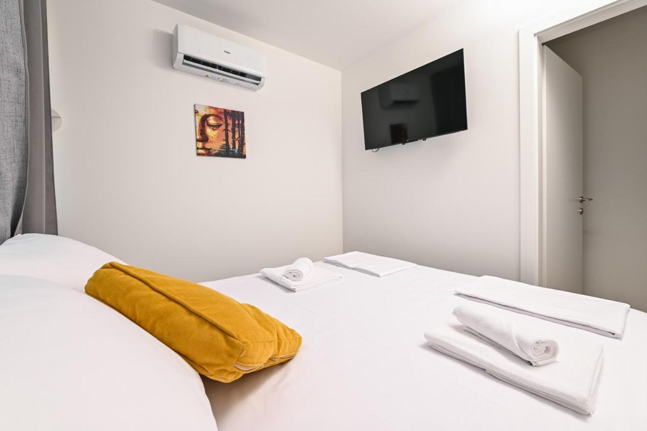 Pansion Comfort Lepar Novalja Extérieur photo